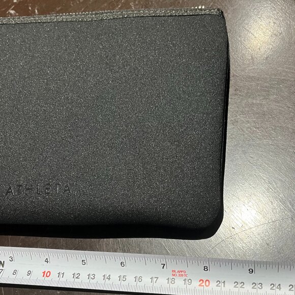 Athleta Revive Zip Pouch - Picture 6 of 7